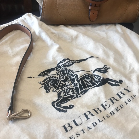 Burberry purse - Picture 2 of 6